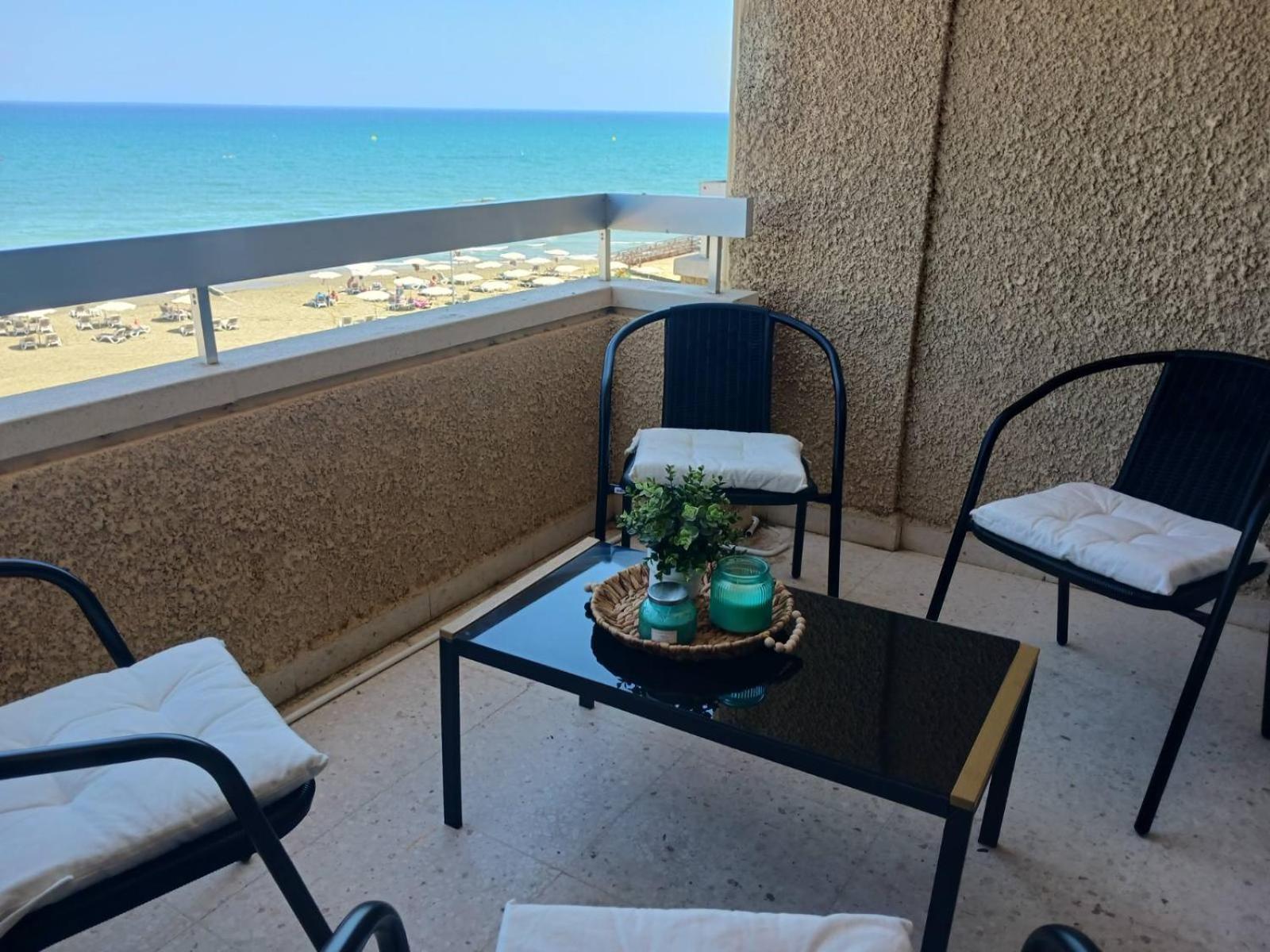Apollon Sea View Beachfront Ap 302 Ларнака Екстериор снимка